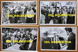DEMOKRAT PARTİ'NİN (DP) İLK KURUCLARINDAN ve TÜRKİYE BÜYÜK MİLLET MECLİSİ ESKİ BAŞKANLARINDAN REFİK KORALTAN'IN CENAZE TÖRENİNDEN ORİJİNAL 22'Lİ AJANS-BASIN FOTOĞRAFI SETİ - 18 x 12 cm EBADINDA - REFİK KORALTAN'IN CENAZE TÖRENİNDE EŞİ, OĞLU, SÜLEYMAN DEMİREL, BÜLENT ECEVİT, CELAL BAYAR, ORGENERAL FAİK TÜRÜN, SENATO BAŞKANI TEKİN ARIBURUN, CELAL YARDIMCI ve ADALET PARTİSİ MENSUBU BİRÇOK KİŞİ GÖRÜLMEKTEDİR. TÜRKİYE BÜYÜK MİLLET MECLİSİ ÖNÜNDE YAPILAN CENAZE TÖRENİNDEN SONRA VASİYETİ ÜZERİNE YİNE ANKARA'DA TOPRAĞA VERİLMİŞTİR. 22 FARKLI FOTOĞRAFTAN OLUŞAN SET. HAZİRAN 1974. ÖZEL ARŞİV