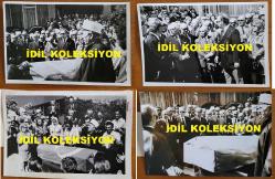 DEMOKRAT PARTİ'NİN (DP) İLK KURUCLARINDAN ve TÜRKİYE BÜYÜK MİLLET MECLİSİ ESKİ BAŞKANLARINDAN REFİK KORALTAN'IN CENAZE TÖRENİNDEN ORİJİNAL 22'Lİ AJANS-BASIN FOTOĞRAFI SETİ - 18 x 12 cm EBADINDA - REFİK KORALTAN'IN CENAZE TÖRENİNDE EŞİ, OĞLU, SÜLEYMAN DEMİREL, BÜLENT ECEVİT, CELAL BAYAR, ORGENERAL FAİK TÜRÜN, SENATO BAŞKANI TEKİN ARIBURUN, CELAL YARDIMCI ve ADALET PARTİSİ MENSUBU BİRÇOK KİŞİ GÖRÜLMEKTEDİR. TÜRKİYE BÜYÜK MİLLET MECLİSİ ÖNÜNDE YAPILAN CENAZE TÖRENİNDEN SONRA VASİYETİ ÜZERİNE YİNE ANKARA'DA TOPRAĞA VERİLMİŞTİR. 22 FARKLI FOTOĞRAFTAN OLUŞAN SET. HAZİRAN 1974. ÖZEL ARŞİV