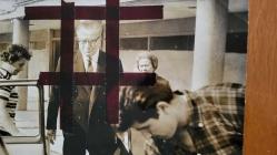 DEMOKRAT PARTİ'NİN (DP) İLK KURUCLARINDAN ve TÜRKİYE BÜYÜK MİLLET MECLİSİ ESKİ BAŞKANLARINDAN REFİK KORALTAN'IN ORİJİNAL BÜYÜK BOY FOTOĞRAFI - 27,5 x 24 cm EBADINDA - REFİK KORALTAN EŞİ MİHRİBAN HANIM'LA BİRLİKTE OTOMOBİLE YÜRÜRKEN ÇEKİLMİŞ BİR FOTOĞRAF. ÖZEL ARŞİV. (AÇIKLAMAYI OKUYUNUZ!)