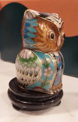 China, Minyatür Baykuş Figürü Cloisonne Pirinç Üzeri Mineli El Yapımı Detaylı (Asya Sanatı) Kusursuz ve Mükemmel Durumda. (Pirinç-Renkli) Koleksiyonluk. Siyah Ahşap Standlı. 1945'ler (40 gr/5,5×3,6 cm) Nadir/Az Çıkar.