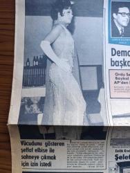 Günaydın Gazetesi - Turkish Newspaper - 24 Aralık 1970 - Dansöz Süreyya İz vücudunu gösteren şeffaf elbise ile sahneye çıkmak için izin istedi Fotoğrafı - Demokrat Parti'nin başkanlığına Ferruh Bozbeyli getirildi - emlak kredi bankası 6 milyon alacağını tahsil edemeyince Şelefyan'ın Bursa'daki tütünlerine el konuldu - 15 gün önce kaybolan şef garson Necati Erdem'i karısı ağlayarak morgta aradı Fotoğrafı - ilaç fiyatlarına %40 zam yapıldı - Kioki Samuta tek tekerlekli bisikletle dünya turu yapıyor Türkiye'de Fotoğrafı - Jim Maykıl fotoğraf - İstanbul sinemalar programı - İstanbul Ankara İzmir Radyosu Programı - Boluspor antrenörü Dinka'nın futbolcular için hazırladığı kuvvet macununun reçetesi - 40 yaşındaki boksör Şefaattin Özcan oğlu yaşındaki boksörlere ringde pes dedirtti Fotoğrafı - Altaylı taraftarlar toplu halde Kazan kaldırdı - bir çay kaşığı gergedan boynuzu erkekleri boğa gibi yapıyor fotoğraf - John Wayne aynı filmde bütün ailesini oynatıp 6 milyon dolar kazandırdı Fotoğrafı