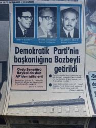 Günaydın Gazetesi - Turkish Newspaper - 24 Aralık 1970 - Dansöz Süreyya İz vücudunu gösteren şeffaf elbise ile sahneye çıkmak için izin istedi Fotoğrafı - Demokrat Parti'nin başkanlığına Ferruh Bozbeyli getirildi - emlak kredi bankası 6 milyon alacağını tahsil edemeyince Şelefyan'ın Bursa'daki tütünlerine el konuldu - 15 gün önce kaybolan şef garson Necati Erdem'i karısı ağlayarak morgta aradı Fotoğrafı - ilaç fiyatlarına %40 zam yapıldı - Kioki Samuta tek tekerlekli bisikletle dünya turu yapıyor Türkiye'de Fotoğrafı - Jim Maykıl fotoğraf - İstanbul sinemalar programı - İstanbul Ankara İzmir Radyosu Programı - Boluspor antrenörü Dinka'nın futbolcular için hazırladığı kuvvet macununun reçetesi - 40 yaşındaki boksör Şefaattin Özcan oğlu yaşındaki boksörlere ringde pes dedirtti Fotoğrafı - Altaylı taraftarlar toplu halde Kazan kaldırdı - bir çay kaşığı gergedan boynuzu erkekleri boğa gibi yapıyor fotoğraf - John Wayne aynı filmde bütün ailesini oynatıp 6 milyon dolar kazandırdı Fotoğrafı