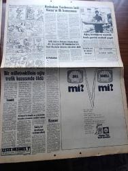 Günaydın Gazetesi - Turkish Newspaper - 29 Mart 1971 - Başbakan Yardımcısı Sadi Koçaş ilk siyasi konuşmasını yaptı Fotoğrafı - yeni bakanlar ilk Pazar günlerini makamlarında çalışarak geçirmişlerdir Fotoğrafı - Siirt milletvekili Selahattin Oranın oğlu Hüsamettin trafik kazasında öldü fotoğraf - cezaevinde nikah Gülten Terhin İle Hatice Öztürk evlendiler Fotoğrafı - Doğu Pakistan'daki iç savaşta ölü sayısı 100 bini geçiyor - Spor Toto sonuçları - Kanser uzmanı Doktor sırrı Akıncı açıkladı fotoğraf - 36 milyon nüfusu Türkiye'de ancak 50 kanser uzmanı var - Jim Maykıl Foto Roman - sinema tiyatro programı - bira reklamı için külot yapıldı fotoğraf - kocası İran şahı ile arası açık olan Farah Diba kızı Leyla'nın doğum gününü kutladı fotoğraf - Mustafa Kemal Paşa Klod Farer ile Fotoğrafı - Milli eğitim Bakanı Şinasi Orel ele alacağımız ilk konulardan biri özel okulların durumu olacaktır dedi - Korkusuz Jean Paul Belmondo Fotoğrafı - Beyhan Akıncı Fotoğrafı - Dansöz Nana Fotoğrafı - Shell
