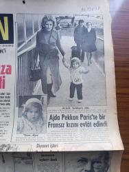 Günaydın Gazetesi - Turkish Newspaper - 15 Şubat 1971 - Ferruh Bozbeyli Yüksel Menderes ve Sadettin Bilgiç'i İzmir havaalanında onbin kişi karşıladı Fotoğrafı - Demokrat Parti Ege'den taarruzu geçti - Ajda Pekkan Paris'te Fransız kızı Anjelik'i evlat edindi Fotoğrafı - Diyanet İşleri Başkanı Lütfi Doğan peruk dinimize aykırı dedi - Bülent Ecevit dinamitleme ve banka soygunu olaylarında iktidarın rolü var dedi - Aşk doktoru Werner Schütze Almanya'yı birbirine kattı Fotoğrafı - Mehmet Ali Aybar Türkiye İşçi Partisi'nden istifa etti fotoğraf - kocası çek bombası Olinka Berova'ya soyunmayı yasak etti Fotoğrafı - ölümden korkmayanlar filmi fotoğraf - Pamuk Prenses ve Yedi Cüceler başrolde Zeynep Değirmencioğlu Fotoğrafı - İstanbul Ankara İzmir Radyosu Programı -  Jim Maykıl Foto Roman - Beyoğlu sosyal sigortalar Hastanesi'nde cinler top oynuyor - banka soygunları ve sabotajları artınca Vali Vefa Poyraz tedbir alınması için toplantı yaptı - Feri Cansel yapılan tabloyu beğenmedi Fotoğrafı