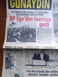 Günaydın Gazetesi - Turkish Newspaper - 15 Şubat 1971 - Ferruh Bozbeyli Yüksel Menderes ve Sadettin Bilgiç'i İzmir havaalanında onbin kişi karşıladı Fotoğrafı - Demokrat Parti Ege'den taarruzu geçti - Ajda Pekkan Paris'te Fransız kızı Anjelik'i evlat edindi Fotoğrafı - Diyanet İşleri Başkanı Lütfi Doğan peruk dinimize aykırı dedi - Bülent Ecevit dinamitleme ve banka soygunu olaylarında iktidarın rolü var dedi - Aşk doktoru Werner Schütze Almanya'yı birbirine kattı Fotoğrafı - Mehmet Ali Aybar Türkiye İşçi Partisi'nden istifa etti fotoğraf - kocası çek bombası Olinka Berova'ya soyunmayı yasak etti Fotoğrafı - ölümden korkmayanlar filmi fotoğraf - Pamuk Prenses ve Yedi Cüceler başrolde Zeynep Değirmencioğlu Fotoğrafı - İstanbul Ankara İzmir Radyosu Programı -  Jim Maykıl Foto Roman - Beyoğlu sosyal sigortalar Hastanesi'nde cinler top oynuyor - banka soygunları ve sabotajları artınca Vali Vefa Poyraz tedbir alınması için toplantı yaptı - Feri Cansel yapılan tabloyu beğenmedi Fotoğrafı