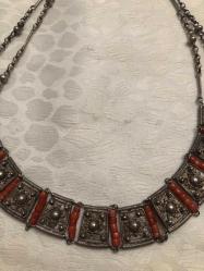 Eski gümüş mercan işlemeli  kolye