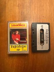 Ferdi Özbeğen: Yaşadıkça / Yaşar Kekeva Plakçılık 1983 Türkiye Basım Orijinal Dönem Kaset Albüm