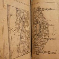 OSMANLI TAŞ BASKI MEKKE MEDİNELİ NADİR KURANI KERİM. SON SAYFA EKSİK OLABİLİR. CİLT BANTLA TUTTURULMUŞ.