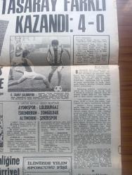 Hürriyet Gazetesi - Turkish Newspaper - 30 Aralık 1973 - Naim Talu başbakanlık görevine devam edecek - Fahri Korutürk'le görüşen Başbakan kabine için temaslara başlayacak - İsmet İnönü'nün heykelini parçalanmış ve başsız olarak bulduk - işte İsmet İnönü heykelinin bugünkü durumu Fotoğrafı - iki elin bomboş kaldı diyen Mevhibe İnönü televizyonu seyrettikçe ağladı - Taksim meydanı'na dikilecek İsmet İnönü heykeli bir barakada parçalar halindeydi Fotoğrafı - bu heykeli dünyaca ünlü heykeltraş Rudolf Belling yapmıştı - Ali Esin'e göre hava durumu - serbest kürsü herkese söz hakkı yöneten Tahsin Öztin - İzmir milletvekili Şinasi Osma üniversite mezunlarına askerlik yapmadan devlet dairesinde iş verilmeli dedi - Paris'te yakalanan 10 Türk'ün kimlikleri hala Türkiye'ye bildirilmedi - Türkiye Halk Kurtuluş Cephesi Savaşçıları - Aydın'da bir belediye başkanlık seçimi iptal edildi 20 kişi gözaltında - Bursa'da bir caddeye İnönü adı verilmesi teklifine AP ve Milli Selamet Partililer karşı çıktı