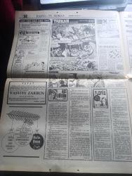 Hürriyet Gazetesi - Turkish Newspaper - 27 Aralık 1973 - İsmet İnönü Son Defa Meclis'te - Önceki Gün Hayata Gözlerini Yuman İsmet İnönü Yaşantısı Boyunca İyi Bir Aile Reisi Olarak Tanınmıştı - İsmet İnönü Eşi Mevhibe İnönü İle Birlikte Fotoğraf - TBMM'deki Katafalk Önünden Saygı Geçişi Bugün Başlayacak - İsmet İnönü Atatürk İle Karşı Karşıya Yatacak - İsmet İnönü İçin Yarın Yapılacak Cenaze Törenine Katılmak İçin İllerden Heyetler Geliyor - İsmet İnönü'nün Cenaze Töreni TV'den Naklen Verilecek - İsmet İnönü'yü Tanıyanlar O'nu Anlattı - CHP Genel Başkanı Bülent Ecevit - İsmet İnönü'nün Ölüm Haberini Alınca Ağlamaya Başlayan Osman Bölükbaşı - Pembe Köşk'te Artık Hüzün Var - Mevhibe İnönü İsmet Paşa'ya 45 Yıl Her Sabah İnsülin Yaptı - Bütün Dünya Radyo Ve TV'leri Haberi Yayınlarını Keserek Verdi - Çağın En Büyük Devlet Adamlarından Biri Öldü - Acı Tütün Yazan Necati Cumalı Yazı Dizisi - Tarkan Kurt Kanı Yazan Ve Çizen Sezgin Burak - İsmet İnönü adına kır koşuları düzenlenecek - Mevlana