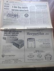 Hürriyet Gazetesi - Turkish Newspaper - 27 Aralık 1973 - İsmet İnönü Son Defa Meclis'te - Önceki Gün Hayata Gözlerini Yuman İsmet İnönü Yaşantısı Boyunca İyi Bir Aile Reisi Olarak Tanınmıştı - İsmet İnönü Eşi Mevhibe İnönü İle Birlikte Fotoğraf - TBMM'deki Katafalk Önünden Saygı Geçişi Bugün Başlayacak - İsmet İnönü Atatürk İle Karşı Karşıya Yatacak - İsmet İnönü İçin Yarın Yapılacak Cenaze Törenine Katılmak İçin İllerden Heyetler Geliyor - İsmet İnönü'nün Cenaze Töreni TV'den Naklen Verilecek - İsmet İnönü'yü Tanıyanlar O'nu Anlattı - CHP Genel Başkanı Bülent Ecevit - İsmet İnönü'nün Ölüm Haberini Alınca Ağlamaya Başlayan Osman Bölükbaşı - Pembe Köşk'te Artık Hüzün Var - Mevhibe İnönü İsmet Paşa'ya 45 Yıl Her Sabah İnsülin Yaptı - Bütün Dünya Radyo Ve TV'leri Haberi Yayınlarını Keserek Verdi - Çağın En Büyük Devlet Adamlarından Biri Öldü - Acı Tütün Yazan Necati Cumalı Yazı Dizisi - Tarkan Kurt Kanı Yazan Ve Çizen Sezgin Burak - İsmet İnönü adına kır koşuları düzenlenecek - Mevlana