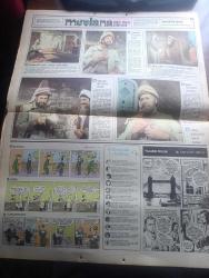 Hürriyet Gazetesi - Turkish Newspaper - 27 Aralık 1973 - İsmet İnönü Son Defa Meclis'te - Önceki Gün Hayata Gözlerini Yuman İsmet İnönü Yaşantısı Boyunca İyi Bir Aile Reisi Olarak Tanınmıştı - İsmet İnönü Eşi Mevhibe İnönü İle Birlikte Fotoğraf - TBMM'deki Katafalk Önünden Saygı Geçişi Bugün Başlayacak - İsmet İnönü Atatürk İle Karşı Karşıya Yatacak - İsmet İnönü İçin Yarın Yapılacak Cenaze Törenine Katılmak İçin İllerden Heyetler Geliyor - İsmet İnönü'nün Cenaze Töreni TV'den Naklen Verilecek - İsmet İnönü'yü Tanıyanlar O'nu Anlattı - CHP Genel Başkanı Bülent Ecevit - İsmet İnönü'nün Ölüm Haberini Alınca Ağlamaya Başlayan Osman Bölükbaşı - Pembe Köşk'te Artık Hüzün Var - Mevhibe İnönü İsmet Paşa'ya 45 Yıl Her Sabah İnsülin Yaptı - Bütün Dünya Radyo Ve TV'leri Haberi Yayınlarını Keserek Verdi - Çağın En Büyük Devlet Adamlarından Biri Öldü - Acı Tütün Yazan Necati Cumalı Yazı Dizisi - Tarkan Kurt Kanı Yazan Ve Çizen Sezgin Burak - İsmet İnönü adına kır koşuları düzenlenecek - Mevlana