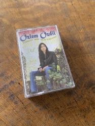 ÖZLEM ÖZDİL - YÜRÜ BE HAYDAR - KASET