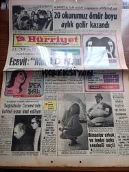 Hürriyet Gazetesi - Turkish Newspaper - 27 Ocak 1973 - Cumhurbaşkanı kim olacak - Adalet Partisi Cumhuriyet Halk Partisi ve Demokrat Parti sürenin uzatılmasına karşı - Bülent Ecevit meclis görevini yapacaktır dedi - Sağmalcılar cezaevinde kaliteli esrar imal ediliyor - esrarı nakletmek suçundan 30 yıl hapse mahkum olan Alman turist Hans Dieter Goachi Fotoğrafı - gümrük ve tekel Bakanı Haydar Özalp kaçak sigara ile mücadeleyi yapanların cebinde kaçak sigara var dedi - Almanlar erkek ve kadın seks sembolü seçti Fotoğrafı - Vietnam'da ateşkes Bugün 3 ayrı törenle imzalanıyor - Paris'te son tango filmi için yargılanan Marlon Brando 3 yıla kadar hapsolacak - Tarkan yazan ve çizen Sezgin Burak - geriye bakmayacağım yazan ve çizen Faruk Geç - Deri İş'te toplu sözleşme imzalandı lokavt ve grev kaldırıldı - Jacqueline Onassis'in çıplak fotoğraflarının müstehcen olmadığına mahkeme karar verdi - Türk İş'in kurduğu işçi sitesi için tahkikat açıldı - protestocu şarkıcılar Joan Baez ve Bob Dylan