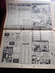 Hürriyet Gazetesi - Turkish Newspaper - 27 Ocak 1973 - Cumhurbaşkanı kim olacak - Adalet Partisi Cumhuriyet Halk Partisi ve Demokrat Parti sürenin uzatılmasına karşı - Bülent Ecevit meclis görevini yapacaktır dedi - Sağmalcılar cezaevinde kaliteli esrar imal ediliyor - esrarı nakletmek suçundan 30 yıl hapse mahkum olan Alman turist Hans Dieter Goachi Fotoğrafı - gümrük ve tekel Bakanı Haydar Özalp kaçak sigara ile mücadeleyi yapanların cebinde kaçak sigara var dedi - Almanlar erkek ve kadın seks sembolü seçti Fotoğrafı - Vietnam'da ateşkes Bugün 3 ayrı törenle imzalanıyor - Paris'te son tango filmi için yargılanan Marlon Brando 3 yıla kadar hapsolacak - Tarkan yazan ve çizen Sezgin Burak - geriye bakmayacağım yazan ve çizen Faruk Geç - Deri İş'te toplu sözleşme imzalandı lokavt ve grev kaldırıldı - Jacqueline Onassis'in çıplak fotoğraflarının müstehcen olmadığına mahkeme karar verdi - Türk İş'in kurduğu işçi sitesi için tahkikat açıldı - protestocu şarkıcılar Joan Baez ve Bob Dylan