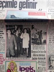 Hürriyet Gazetesi - Turkish Newspaper - 26 Ocak 1973 - Adalet Partisi ortak grubunda Süleyman Demirel konuştu devletin başına seçimle gelinir - sıkıyönetim 9 ilde 2 ay daha uzatıldı - Zonguldak ve Sakarya'da sıkıyönetim kaldırıldı - meclisten notlar - Savaş bitti ama Kuzey Vietnam pazar gününe kadar taarruzu sürdürecek - Onassis'in oğlunun uçağı sabotaj sonucu mu düştü fotoğraf - et balık kurumunda greve gidilecek - Kıbrıs'ta görüşmeler bugün başlıyor - Rauf Denktaş yeni bir kriz eşindeyiz Fotoğrafı - Good Year'de anlaşma oldu - Nihat Erim'in annesi Macide Erim vefat etti - televizyonu tenkit eden 4 saatlik açık oturum ilgiyle izlendi - Tarkan yazan ve çizen Sezgin Burak - geriye bakmayacağım yazan ve çizen Faruk Geç - OMO daha beyaz yıkar - test formda mısınız - Ana Baba Okulu - bizimkiler çizen Sezgin Burak - Dedektif Nik karikatür - sinirlilik ve yorgunluğa karşı en iyi ilaç Banyo - Türk Ticaret Bankası - bulmaca - püf noktası hazırlayan Leyla Soykut - Golden dikiş makineleri