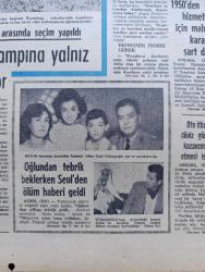 Hürriyet Gazetesi - Turkish Newspaper - 29 Aralık 1971 - 1972 Mart'ı vatandaşa yeni yükler getiriyor - her 100 liradan 32 lira vergi alınacak - 1964'te ise aynı paradan 14 lira vergi alınıyordu - İsrail'den sonra Danimarka'da modaya uydu kız askerler Fotoğrafı - Seul'de hayatını kaybeden kurmay Albay Fazıl Yüzbaşıoğlu eşi ve çocukları ile Fotoğrafı - seçim kanunu değişikliği Ocak ayında ele alınacak - gurbetteki sevgili yazan ve çizen Faruk Geç - İstanbul Ankara İzmir Radyosu Programı - bulmaca - Bingöl Kığı'da deprem 35 aile açıkta kaldı - anneleri hükümlü olan çocuklar gündüz okula gidiyor fotoğraf - otomobil içinde hem yemek yeniyor hem sergi izleniyor Fotoğrafı - Marlene Dietrich 70 yaşında fotoğraflar - 1898 model Renault sergide büyük ilgi gördü Fotoğrafı - aktüel ansiklopedisi - bizimkiler çizen Sezgin Burak - Güngörmüşler karikatür - Dedektif Nik karikatür - Fatoş karikatür - oto ithali için döviz gönderenin kazancını ispat etmesi istenecek - işverenler ekonomik tedbir istedi