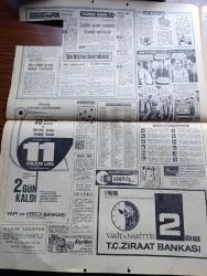 Hürriyet Gazetesi - Turkish Newspaper - 29 Aralık 1971 - 1972 Mart'ı vatandaşa yeni yükler getiriyor - her 100 liradan 32 lira vergi alınacak - 1964'te ise aynı paradan 14 lira vergi alınıyordu - İsrail'den sonra Danimarka'da modaya uydu kız askerler Fotoğrafı - Seul'de hayatını kaybeden kurmay Albay Fazıl Yüzbaşıoğlu eşi ve çocukları ile Fotoğrafı - seçim kanunu değişikliği Ocak ayında ele alınacak - gurbetteki sevgili yazan ve çizen Faruk Geç - İstanbul Ankara İzmir Radyosu Programı - bulmaca - Bingöl Kığı'da deprem 35 aile açıkta kaldı - anneleri hükümlü olan çocuklar gündüz okula gidiyor fotoğraf - otomobil içinde hem yemek yeniyor hem sergi izleniyor Fotoğrafı - Marlene Dietrich 70 yaşında fotoğraflar - 1898 model Renault sergide büyük ilgi gördü Fotoğrafı - aktüel ansiklopedisi - bizimkiler çizen Sezgin Burak - Güngörmüşler karikatür - Dedektif Nik karikatür - Fatoş karikatür - oto ithali için döviz gönderenin kazancını ispat etmesi istenecek - işverenler ekonomik tedbir istedi