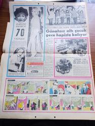 Hürriyet Gazetesi - Turkish Newspaper - 29 Aralık 1971 - 1972 Mart'ı vatandaşa yeni yükler getiriyor - her 100 liradan 32 lira vergi alınacak - 1964'te ise aynı paradan 14 lira vergi alınıyordu - İsrail'den sonra Danimarka'da modaya uydu kız askerler Fotoğrafı - Seul'de hayatını kaybeden kurmay Albay Fazıl Yüzbaşıoğlu eşi ve çocukları ile Fotoğrafı - seçim kanunu değişikliği Ocak ayında ele alınacak - gurbetteki sevgili yazan ve çizen Faruk Geç - İstanbul Ankara İzmir Radyosu Programı - bulmaca - Bingöl Kığı'da deprem 35 aile açıkta kaldı - anneleri hükümlü olan çocuklar gündüz okula gidiyor fotoğraf - otomobil içinde hem yemek yeniyor hem sergi izleniyor Fotoğrafı - Marlene Dietrich 70 yaşında fotoğraflar - 1898 model Renault sergide büyük ilgi gördü Fotoğrafı - aktüel ansiklopedisi - bizimkiler çizen Sezgin Burak - Güngörmüşler karikatür - Dedektif Nik karikatür - Fatoş karikatür - oto ithali için döviz gönderenin kazancını ispat etmesi istenecek - işverenler ekonomik tedbir istedi