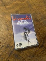 ZÜLFÜ LİVANELİ - GÖKYÜZÜ HERKESİNDİR - KASET