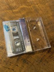 ZÜLFÜ LİVANELİ - GÖKYÜZÜ HERKESİNDİR - KASET