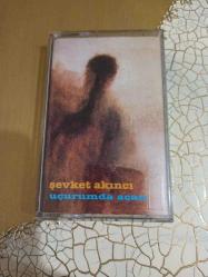 ŞEVKET AKINCI * UÇURUMDA AÇAN / KASET