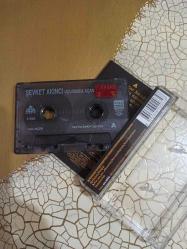 ŞEVKET AKINCI * UÇURUMDA AÇAN / KASET