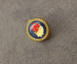 ATATÜRK VE TÜRK BAYRAĞI TEMALI ROZET KONDİSYON YÜKSEK KOLEKSİYONLUK
