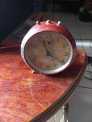 ANTİKA KURMALI İSVİÇRE MASA SAATİ--- Bakıma ihtiyacı var