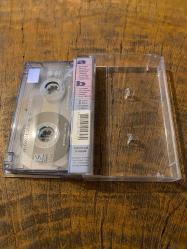 HİLAL ÖZDEMİR - BU BENDEKİ ESKİ YARA - KASET