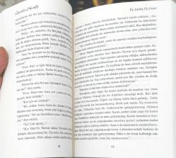 Üç Yanlış Üç Ceset