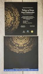 İSTANBUL ÜNİVERSİTESİ TÜRKİYE ve GÜNEY ASYA MÜSLÜMANLARI SEMPOZYUM-SERGİ DAVETİYESİ. ZARFI İÇİNDE.