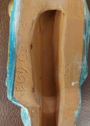 Avrupa, Almanya/Meryem Ana ve Çocuk İsa'yı Tasvir Eden Mükemmel Bir Heykel. Duvara Monteye Uygundur. Orijinal Terracota ve Çok Renkli El Boyamalı (Damgalı.) Restore Edildi. Hafif Patinalı. 1900'ler. (5×8,5×29,5 cm)