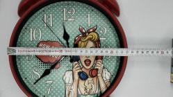 DUVAR SAATİ ,MUTFAK İÇİN HARİKA BİR SAAT.ÇOK ŞİRİN VE SAĞLAM.CAMI YOKTUR.120