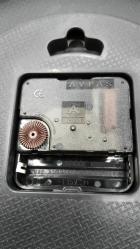 DUVAR SAATİ ,MUTFAK İÇİN HARİKA BİR SAAT.ÇOK ŞİRİN VE SAĞLAM.CAMI YOKTUR.120