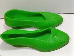 RF73----TORA YEŞİL RENK ESKİ 42 NUMARA NAYLON AYAKKABI