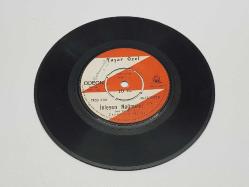 YAŞAR ÖZEL:	GİZLİ AŞK & İNLEYEN NAĞMELER