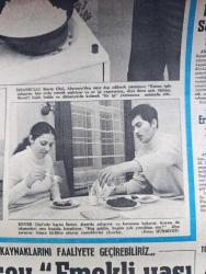Hürriyet Gazetesi - Turkish Newspaper - 15 Mart 1972 - İstanbul Enver Çiftçi Almanya tarafından sınır dışı edilmek isteyince mahkeme kararı ile ev kadını oldu Fotoğraflar - şebekenin İstanbul kolu Başkanı Nuri Bostan MHP'li Senatör Kudret Bayhan bizim suç ortağımızdı dedi Fotoğrafı - Başbakan Nihat Erim Amerikan başkanı Nixon ile  21 Mart'ta görüşecek - Türk İş Genel Başkanı Seyfi Demirsoy emeklilik yaşı 60'a yükseltilemez dedi - kalp için en iyi tedavi yolu seks - Tarkan yazan ve çizen Sezgin Burak - gurbetteki sevgili yazan ve çizen Faruk Geç - İstanbul Ankara İzmir Radyosu Programı - gazeteci Hüsnü Zeki Söylemezoğlu vefat etti - at sayesinde tanışan çift milli binicilerimizden Tunç Çapa ile İvgen Okçuoğlu Fotoğrafı - at atçılık ve at yarışları - vagonlar köprüde asılı kalınca korkunç bir kaza ucuz atlatıldı Fotoğrafı - bizimkiler çizen Sezgin Burak Karikatür - Güngörmüşler karikatür - Dedektif Nik karikatür - sağlık Bakanı Cevdet Aykanın Tıp bayramında sağlık hizmetlerinden şikayeti
