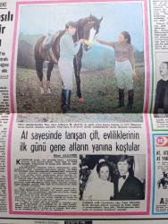 Hürriyet Gazetesi - Turkish Newspaper - 15 Mart 1972 - İstanbul Enver Çiftçi Almanya tarafından sınır dışı edilmek isteyince mahkeme kararı ile ev kadını oldu Fotoğraflar - şebekenin İstanbul kolu Başkanı Nuri Bostan MHP'li Senatör Kudret Bayhan bizim suç ortağımızdı dedi Fotoğrafı - Başbakan Nihat Erim Amerikan başkanı Nixon ile  21 Mart'ta görüşecek - Türk İş Genel Başkanı Seyfi Demirsoy emeklilik yaşı 60'a yükseltilemez dedi - kalp için en iyi tedavi yolu seks - Tarkan yazan ve çizen Sezgin Burak - gurbetteki sevgili yazan ve çizen Faruk Geç - İstanbul Ankara İzmir Radyosu Programı - gazeteci Hüsnü Zeki Söylemezoğlu vefat etti - at sayesinde tanışan çift milli binicilerimizden Tunç Çapa ile İvgen Okçuoğlu Fotoğrafı - at atçılık ve at yarışları - vagonlar köprüde asılı kalınca korkunç bir kaza ucuz atlatıldı Fotoğrafı - bizimkiler çizen Sezgin Burak Karikatür - Güngörmüşler karikatür - Dedektif Nik karikatür - sağlık Bakanı Cevdet Aykanın Tıp bayramında sağlık hizmetlerinden şikayeti