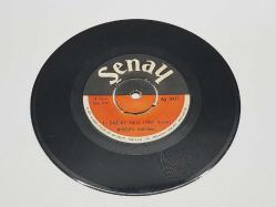 MUSTAFA KANDIRALI  45'LİK PLAK: BAĞDAT YOLU & ORİYENTAL ÇİFTETELLİ & ŞİLE ÇİFTETELLİSİ