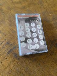 MURATHAN MUNGAN - SÖZ VERMİŞ ŞARKILAR - MÜSLÜM GÜRSES / SEZEN AKSU / HÜMEYRA / AJDA / TEOMAN / AYTEN ALPMAN / CEM KARACA... KASET (JELATİNİNDE)