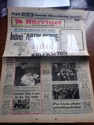 Hürriyet Gazetesi - Turkish Newspaper - 13 Şubat 1972 - CHP ortak grup toplantısında Bülent Ecevit'i suçlayan İsmet İnönü artık perde kalksın dedi - İsmet İnönü ve Bülent Ecevit'in barışması için önerge verildi - Adalet Partisi'nin 12. Kuruluş yıldönümü şarkılı türkülü gecede kutlandı  Fotoğraf - Adalet partililer Özellikle halk türküeri sanatçısı Yıldız Ayhan'ı dinlerken coşmuşlardır Fotoğrafı - gecenin ilginç anlarından biri de üzerine kıratlı elbise giymiş bir çocuğun Süleyman Demirel Nazmiye Demirel çiftinin ilgisi ile karşılaşması oldu Fotoğraf - Hürriyet Londra muhabiri Nuyan Yiğit Adana konferansının kayıtları için günlerce İngiliz arşivlerinde çalıştı Fotoğrafı - İstanbul Ankara İzmir Radyosu Programı - Tarkan yazan ve çizen Sezgin Burak - gurbetteki sevgili yazan ve çizen Faruk Geç - püf noktası hazırlayan Leyla Soykut - Alain Delon Mireille D'Arc için 40 bin liraya gece elbisesi aldı Fotoğrafı - öldürülen EOKA lideri Polikarpos Yorgacis'in eşi kocasının arkadaşıyla evleniyor