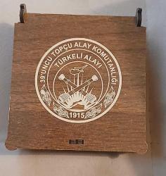 Kıbrıs 39 uncu Alay komutanlığı Türkeli Alayı Madalyon Orjinal Aşap Kutusunda