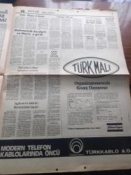 Hürriyet Gazetesi - Turkish Newspaper - 15 Ağustos 1974 - eczacı Fazıl Soysal Yavuz için 250 bin lira bağışladı - Yunanistan NATO'dan askerini çekti - güvenlik konseyi Türkiye'nin kınanması teklifini reddetti - Omorfo cephesinde İngiliz ve fin askerleri mehmetçik'ten kaçıyor - Türk Jetleri Lefkoşe radyosunu susturdu - Mehmetçik Serdarlı ve Meriçe girdi - Hedef Magosa ve Omorfo - Bülent Ecevit amacımız adada bağımsız Kıbrıs'ı denge içinde kurmaktır dedi - Deniz Baykal gece yarın bir başka gün olacak dedi - Bursa fuar aile gazinosu Gönül Yazar Murat Soydan Ayla Algan Bedia Akartürk ayrıca Sadri Alışık - Kıbrıs'ta esir ve rehine soydaşlarımız - Kahraman mehmetçikleri temizleme harekatı sırasında görüyorsunuz Fotoğrafı - Kıbrıs Rum yönetimi yardımcısı Klerides yalvarmaya başladı - Hikmet Bil eski Kıbrıs Türk'tür Cemiyeti başkanıydı Fotoğrafı - Philips radyo - Turan Güneş ve Rauf Denktaş istirahate çekildi fotoğraf - trakya'da sınır kapıları açık - Bugün Miraç kandili