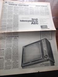 Hürriyet Gazetesi - Turkish Newspaper - 14 Ağustos 1974 - Yeni bir yavuz istiyoruz kampanyasına Vakko mensupları da katıldı - Cem Karaca ile Beşiktaşlı Sabri bugün para toplayacak  - Yunanistan savaş hazırlığında - Atina'da yolcu vapurları ile adalara ve Kıbrıs'a asker sevk ediyorlar - Rumlar Türk rehineleri işkence edip bırakıyorlar Fotoğrafı - Makarios Londra'da İngilizleri kışkırtıyor - Larnaka ve Elyedeki rehineleri açıklıyoruz - Sovyetler Kıbrıs'ı ve Türkiye'yi uzaydan gözlüyor - Rum milyarder Onassis parasıyla elaleme rezil oluyor Fotoğrafı - televizyonda bugün - Bursa fuar aile gazinosu Gönül Yazar Murat Soydan Ayla Algan Bedia Akartürk ayrıca Sadri Alışık - Ayvalık Burhaniye Edremit ve Dikili TV'ye kavuştu - AEG televizyon - Amerika Dışişleri Bakanı Kissenger Karamanlis'e mesaj yolladı - gençlik ve spor bakanı Müslihittin Yılmaz Mete federasyonlarda temizlik yapılacak dedi - Altıncı defa spor yazarları kupası kazanan Beşiktaş sabahlara kadar eğlenerek kutlama yaptı Fotoğrafı