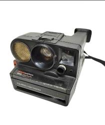 POLAROİD  FOTOĞRAF MAKİNASI, 1970'lerden. DEKORLUK POLAROİD FOTOĞRAF MAKİNESİ.