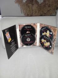 Cd & Dvd QUEEN - LIVE AT WEMBLEY STADIUM 25th ANNIVERSARY EDITION. Orijinal. Avrupa baskı. Toplam 4 disk. 2 cd ve 2 dvd den oluşuyor. Diskler 10 üzerinden 9.5 sorunsuz çalışıyor. Digipack in fotoğrafta görülen kısmında yırtık ile cd plastiginde kullanımı etkilemeyen kırık var.
