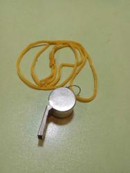 Metal nikelajlı kullanılmamış hakem düdüğü