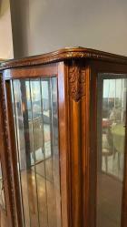 Antika masif camlı büfe