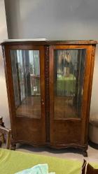 Antika masif camlı büfe